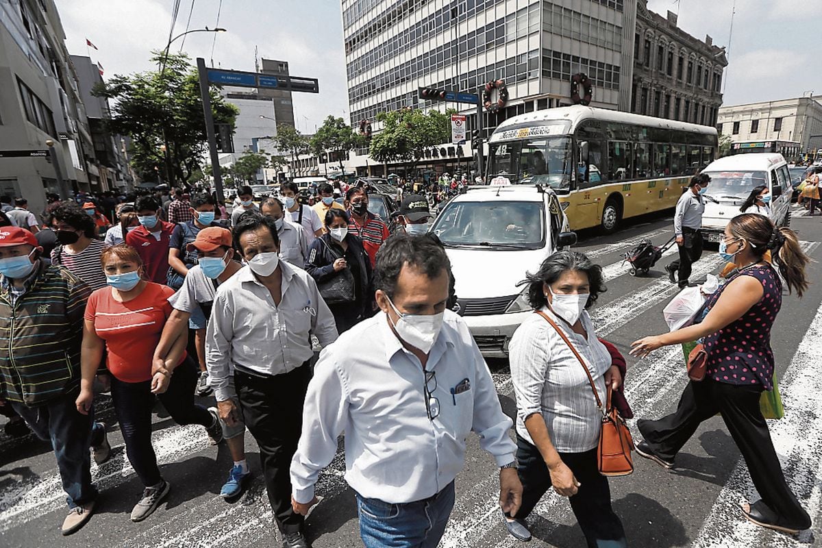 El INEI detalló que 10 millones 151 mil personas viven en Lima Metropolitana. Foto: GEC.
AGLOMERACIONES POR CAMPA„A NAVIDE„A. RECORRIDO POR LOS CENTROS LOCALES DE MAYOR COMPRA EN LA CIUDAD Y LA ALARMANTE INCREMENTACION DE CASOS DE LA NUEVA VARIANTE OMICRON