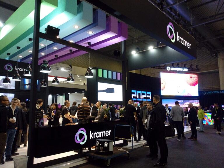 Kramer asegura que, en Perú, la industria AV (audio-video) está en auge y desarrollo porque cada vez mas existe la necesidad de implementar herramientas que garantizan una experiencia audiovisual mas profesional en distintos sectores.