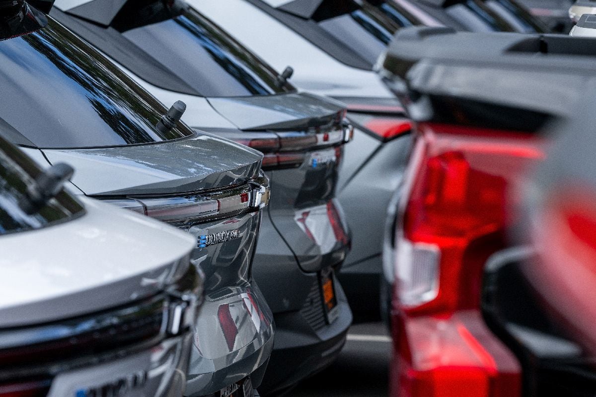 General Motors Co. Equinox electric vehicles at a dealership in Colma, California. Photographer: David Paul Morris/Bloomberg