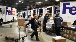 FedEx reporta aumento de su ganancia trimestral tras reducción de costos