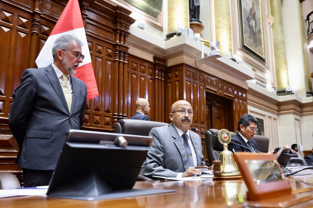 Presidente de la Cámara de Diputados, Oscar Reto, dijo que hay partidos que “aún están aferrados a viejas practicas”. Foto: Congreso.