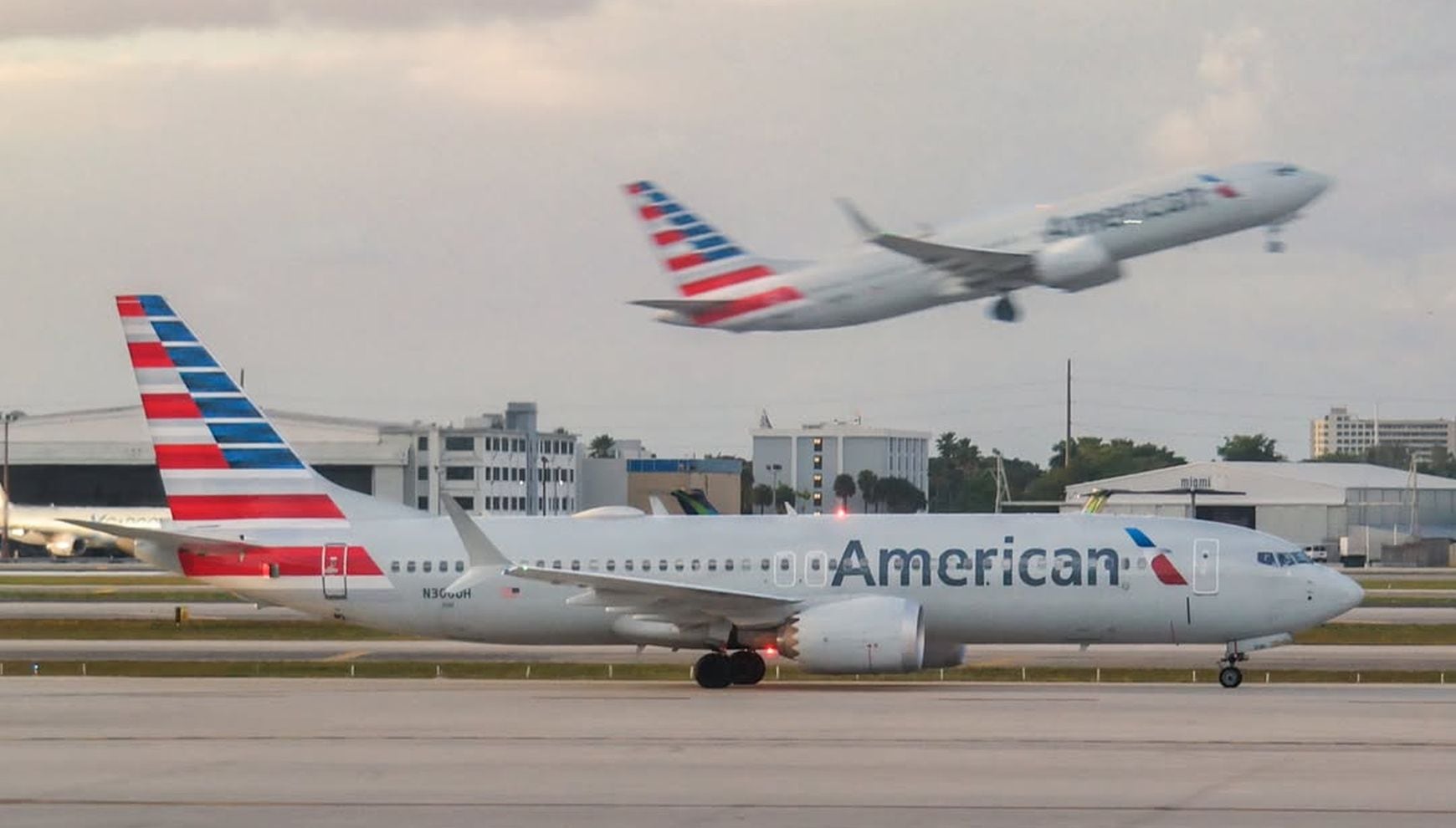 La renovación incluirá pantallas individuales en cada asiento de los aviones de un solo pasillo (Foto: AFP)