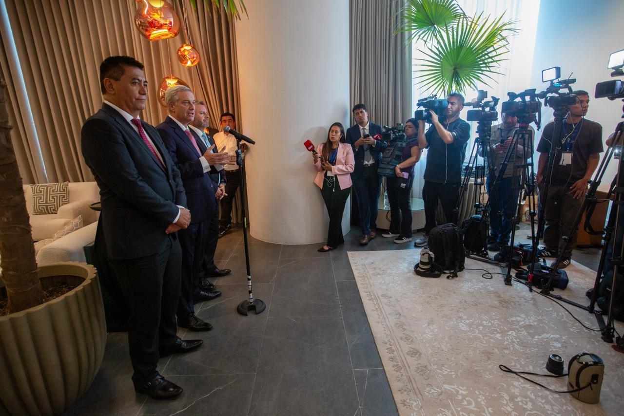 Las declaraciones las dio en una conferencia de prensa tras reunirse con el presidente José Jerí. Foto: GEC.