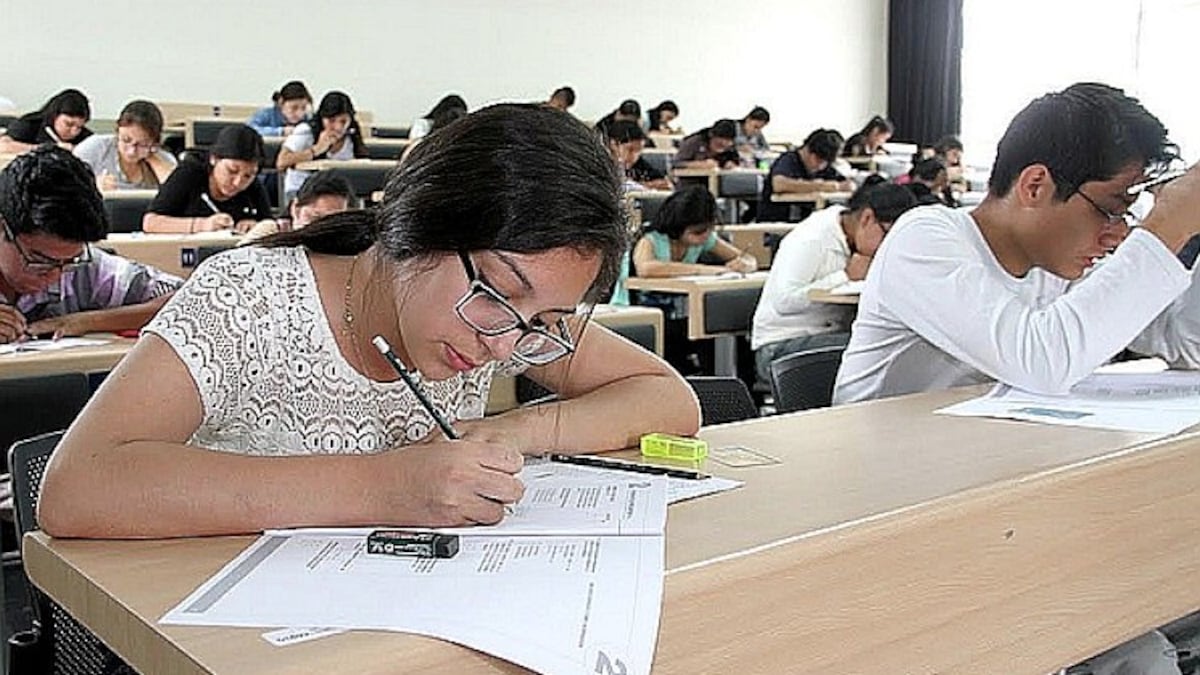 Bachillerato sin tesis ni costos adicionales: la nueva propuesta del Congreso