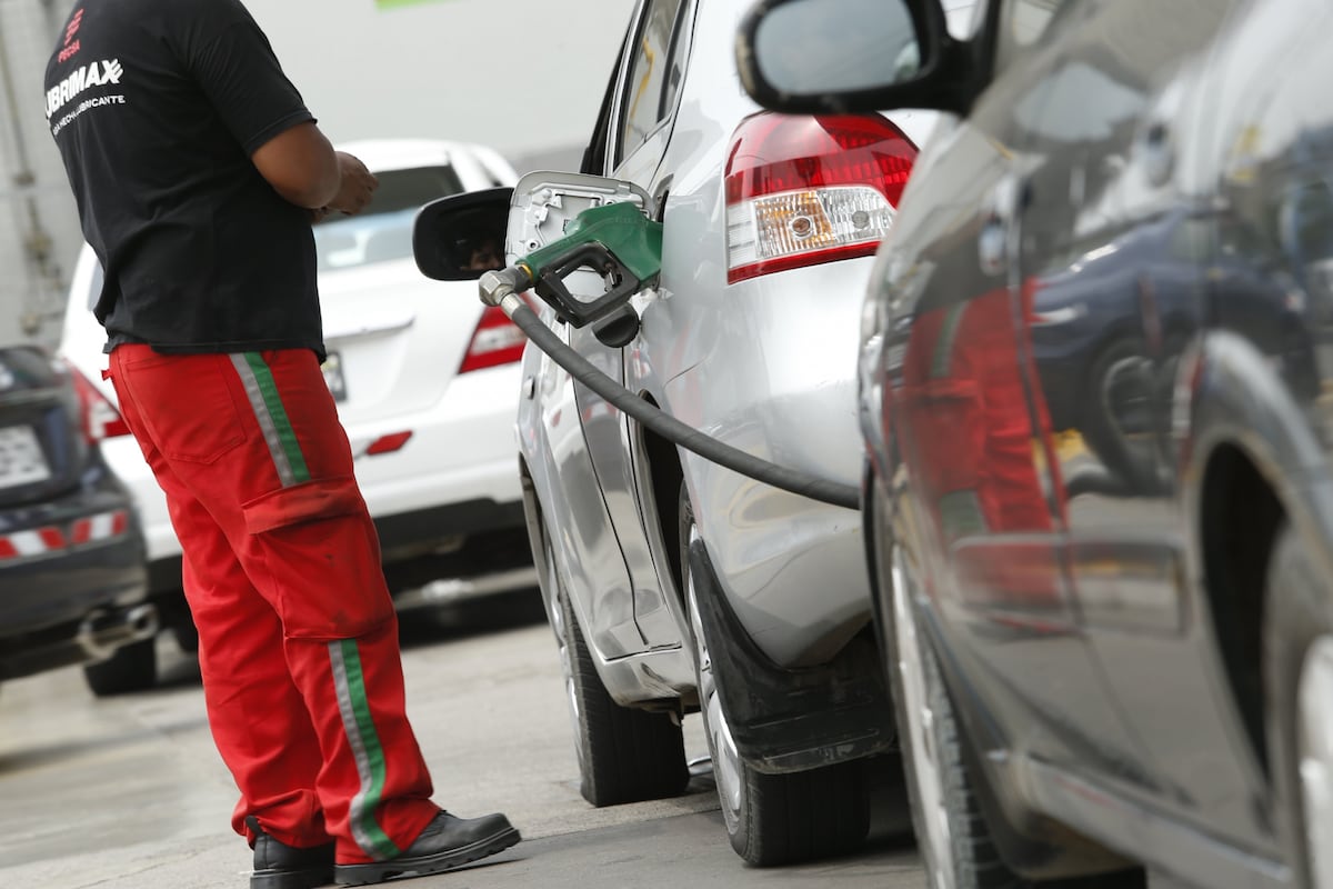 Los precios de los combustibles varían día a día. Conoce aquí dónde conseguir las tarifas más bajas. (Foto: GEC)