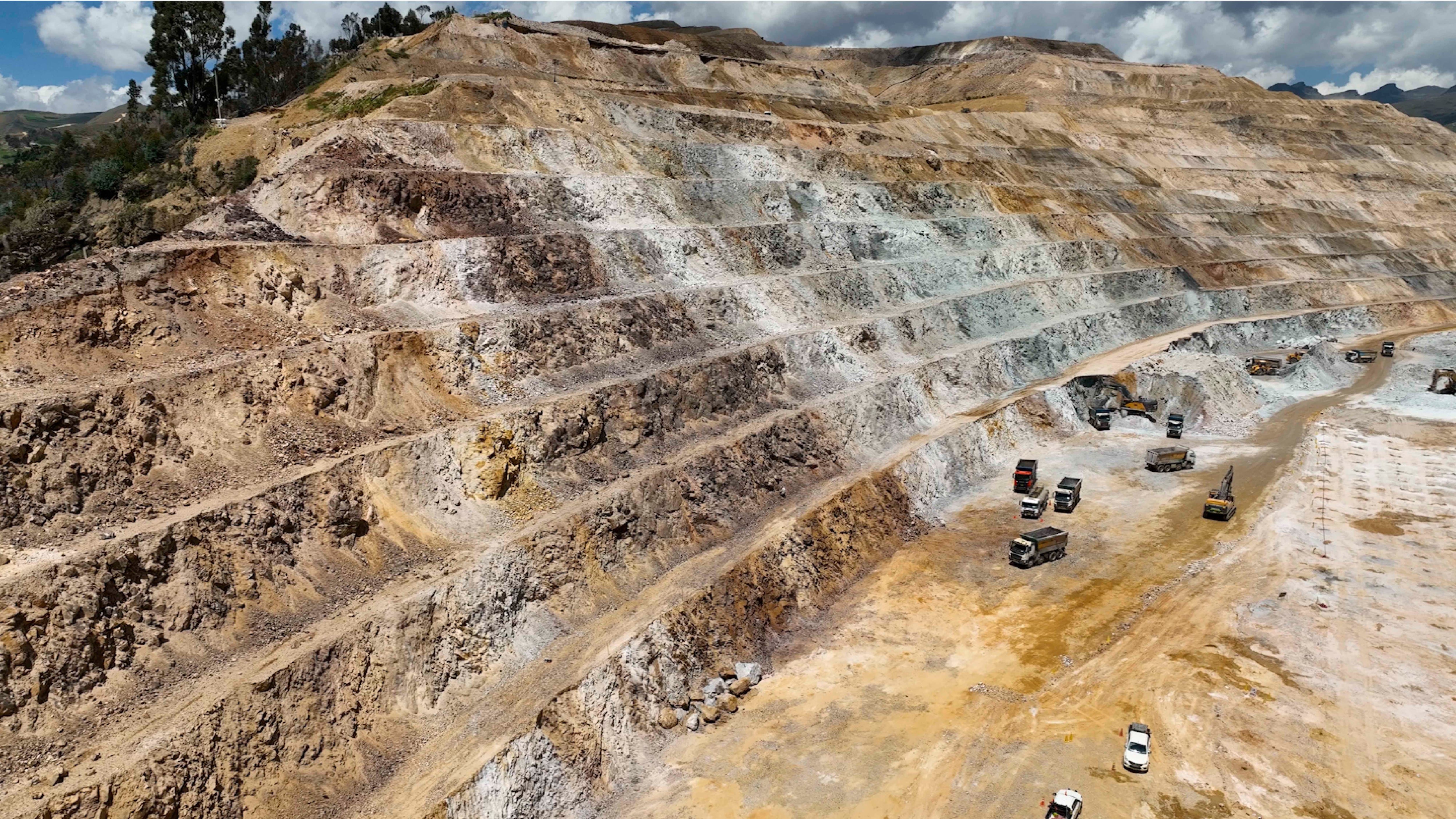 Summa Gold incorporó 80 camiones de 80 toneladas y excavadoras de gran tamaño, con una inversión cercana a US$ 15 millones. (Foto: Archivo)