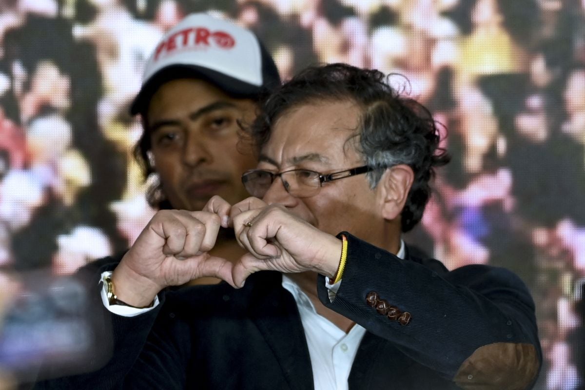 El presidente colombiano, Gustavo Petro, dijo el 29 de julio de 2023 que su hijo Nicolás había sido arrestado por cargos de lavado de dinero y enriquecimiento ilícito en un escándalo relacionado con la campaña electoral de Petro. (Foto por YURI CORTEZ / AFP)