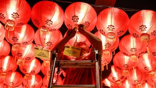 China celebra la víspera del Año Nuevo lunar con más turistas y mayor gasto