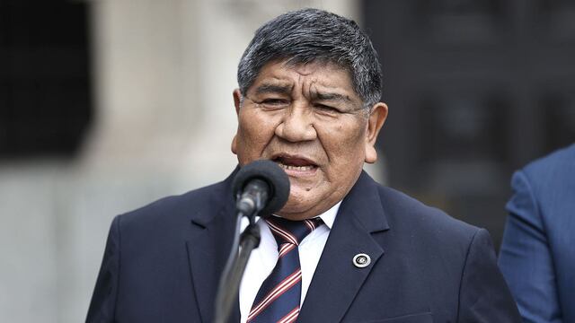 Ministro Mucho propone capital privado en Petroperú, pero manteniendo mayoría estatal