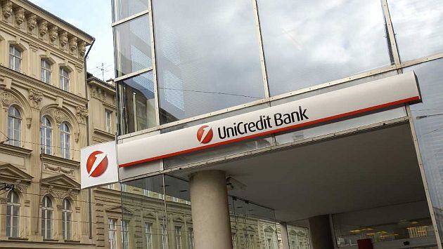 Unicredit asegura tener varias opciones con Commerzbank: permanecer en el nivel actual, vender su participación con cobertura en caso de crisis o aumentarla aún más. (Romania Business)