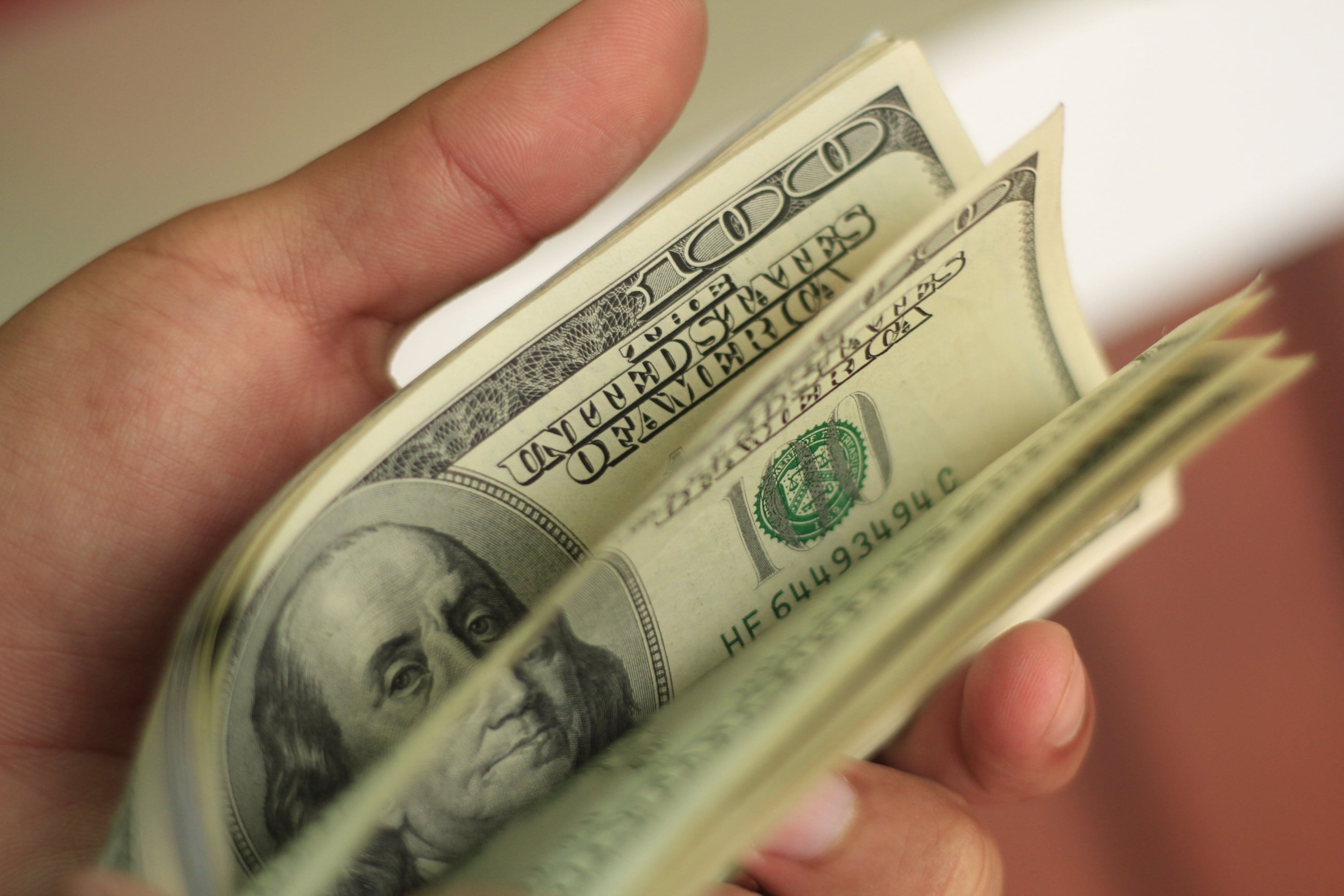 El año pasado, el dólar perdió más de 10% frente al sol. (Foto: USI)