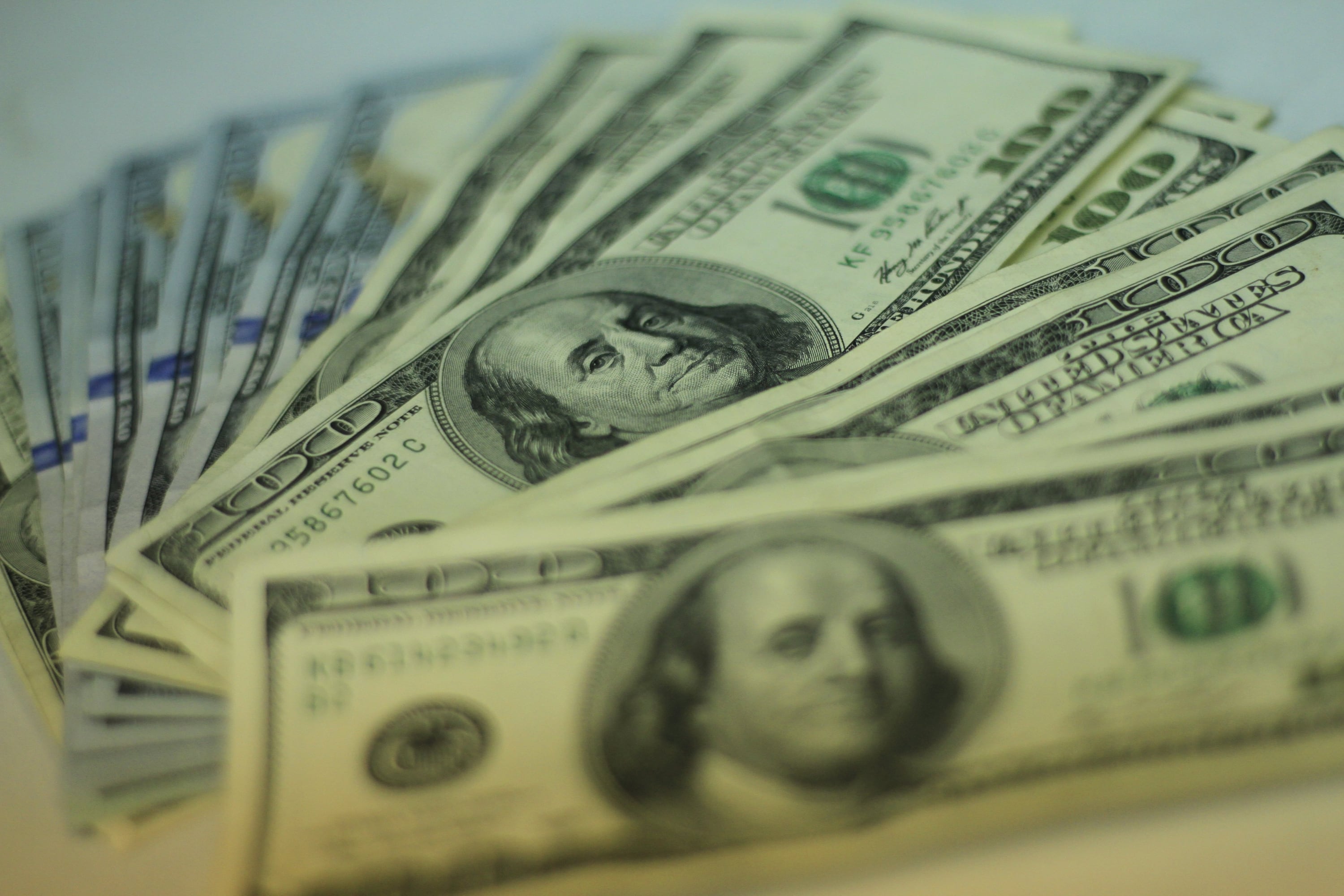 El dólar cayó de S/ 3.527 a S/ 3.462 en solo dos días. (Foto: USI)
