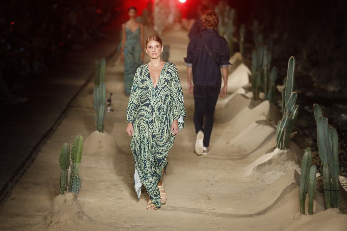 The magic of La Guajira parades in Colombiamoda on a 120-meter catwalk The magic of La Guajira parades in Colombiamoda on a 120-meter catwalk