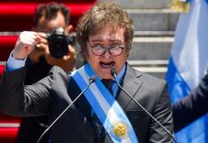 Anécdotas de la asunción de Milei: de los perros en el bastón al cántico en la Rosada