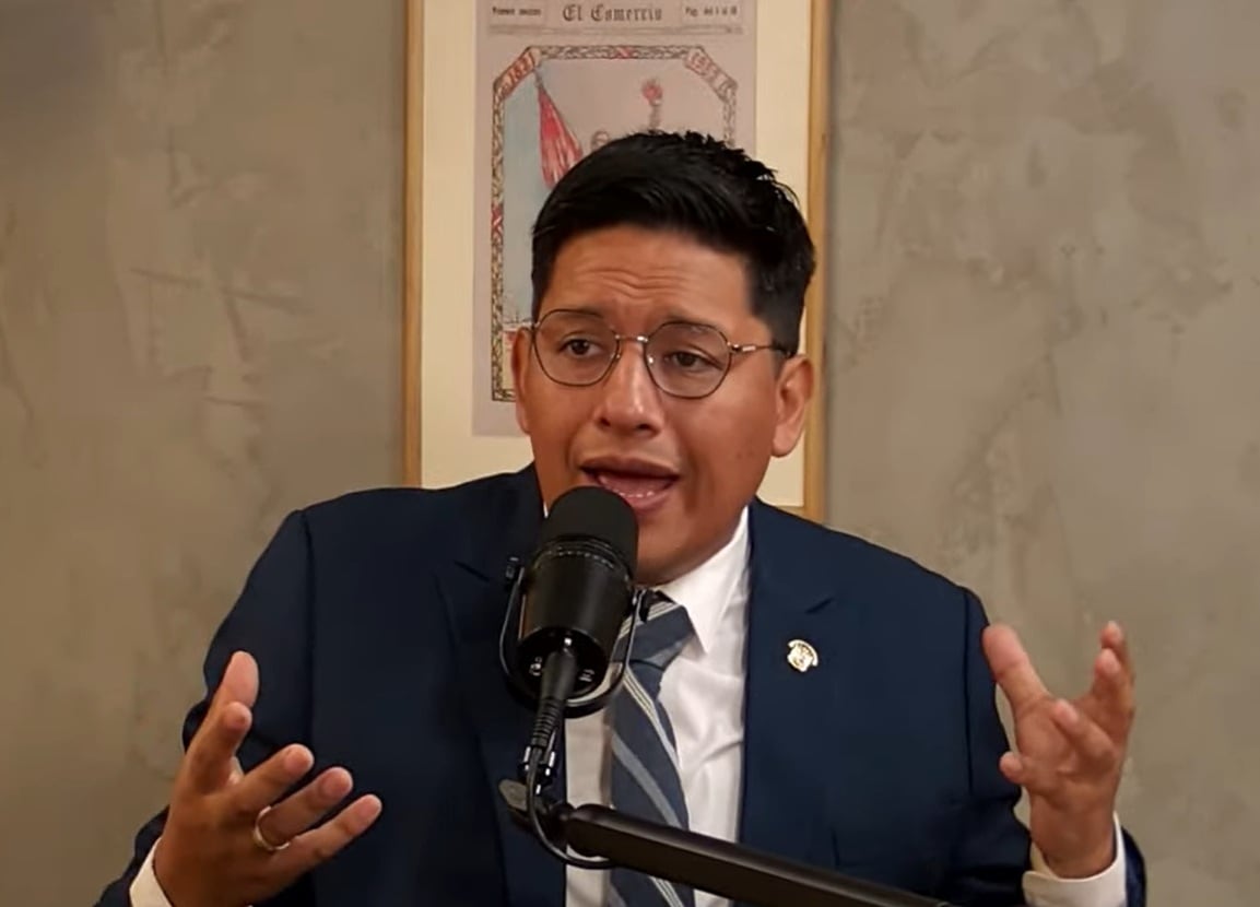 El tercer vicepresidente del Congreso, Ilich López, fue entrevistado en el podcast “Siempre a las 8” de Milagros Leiva, de El Comercio. (Foto: Captura de YouTube)