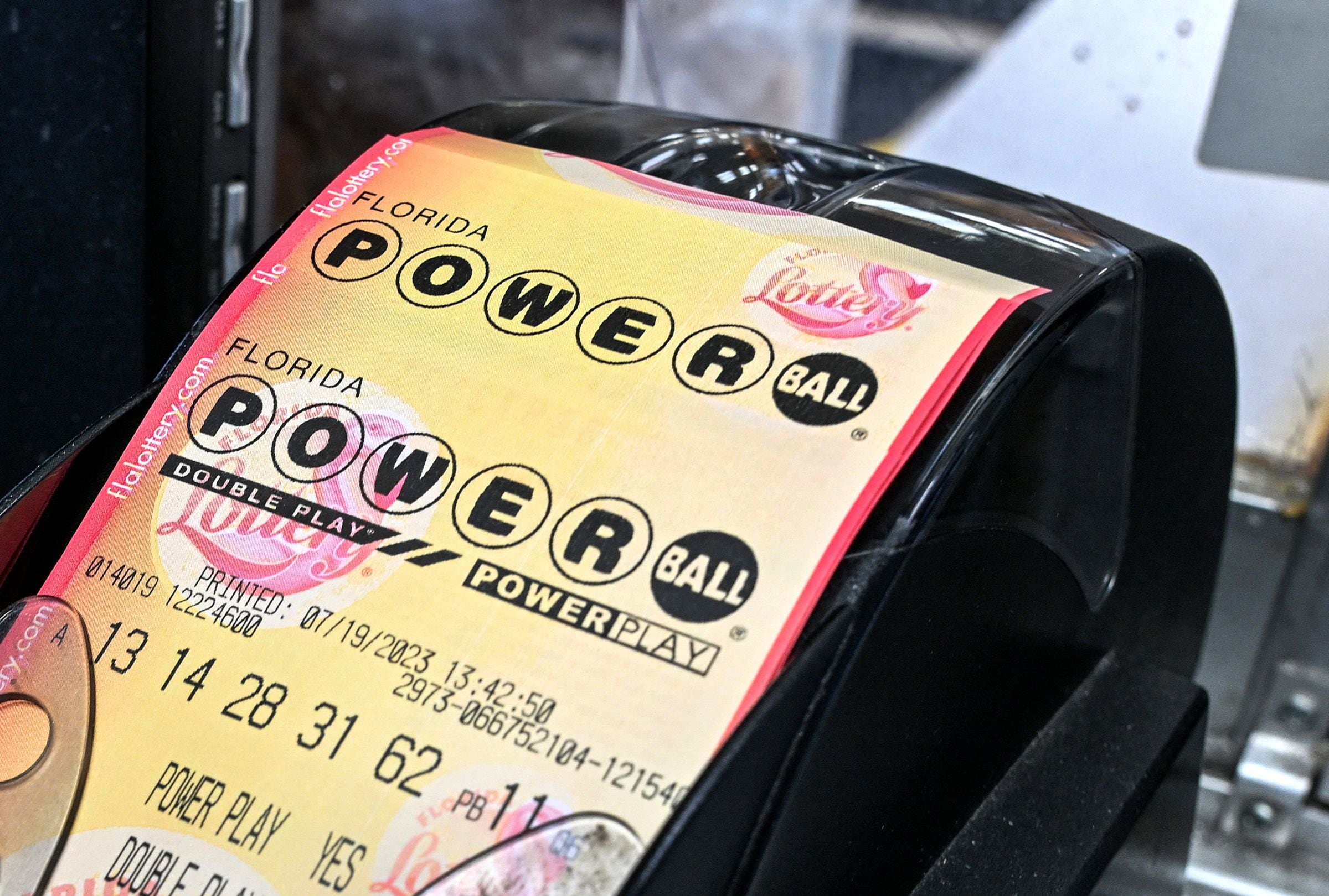 Revisa esta nota para conocer los números ganadores del Powerball en el sorteo del 23/02/2026 y averiguar si el premio mayor ya tiene dueño. (Foto: GIORGIO VIERA / AFP)