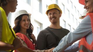 Gobierno y gremios empresariales revisan propuestas laborales “desregulatorias”