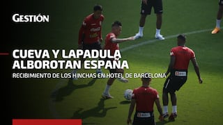 Perú vs. Nueva Zelanda: Cueva y Lapadula respondieron al cariño de hinchas peruanos en Barcelona