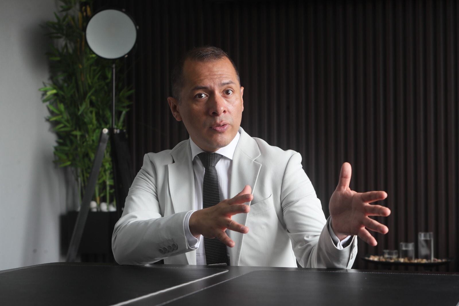 Christian Salas, Indicó que se requiere ayuda económica inmediata, posteriormente apoyo sicológico para recuperación y luego esclarecimiento de la verdad. Foto: GEC / Alonso Chero