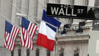Wall Street paga el costo de multas, recortes de empleos y rabia