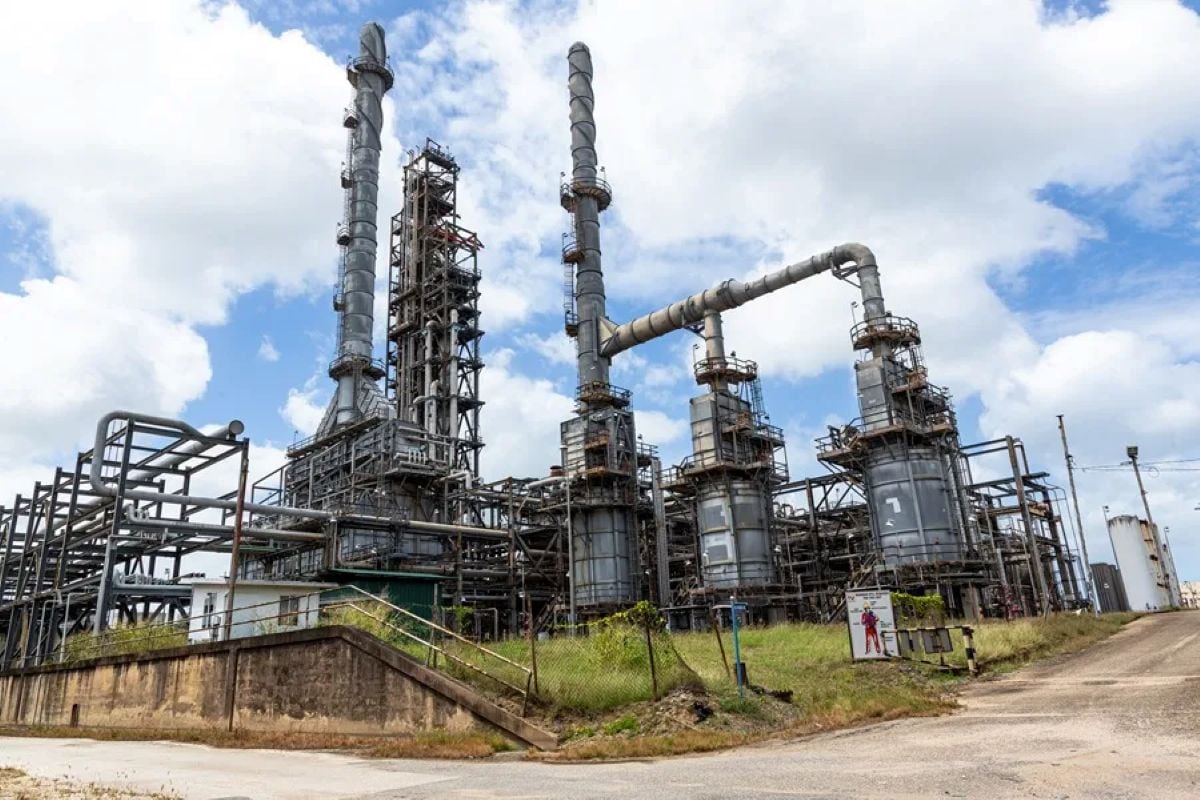 Trump consideró que la salida de Emiratos Árabes Unidos de la Organización de Países Exportadores de Petróleo podría contribuir a reducir los precios de la gasolina. Foto: EFE/Andrea De Silva
