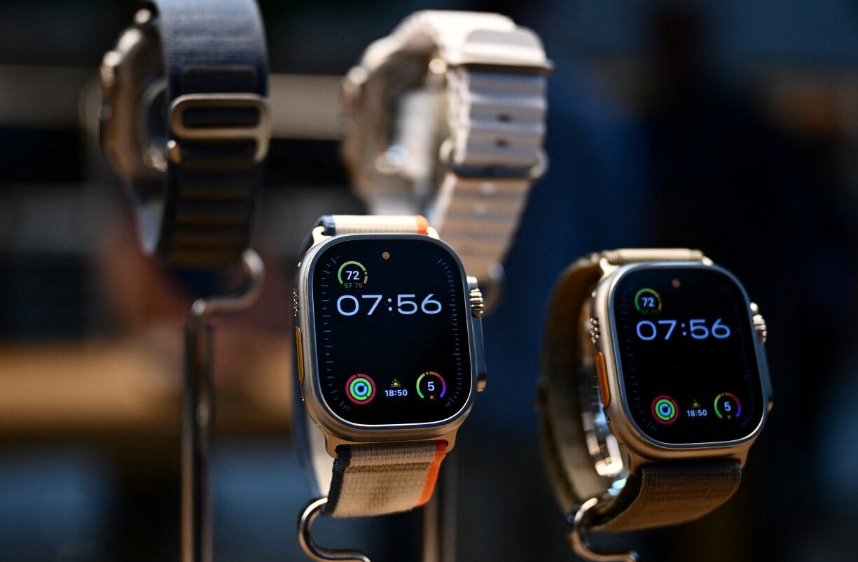Actualmente los relojes inteligentes se adaptan a la zona horaria del lugar (Foto: AFP)