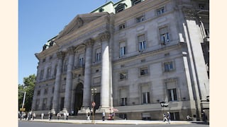 Acciones argentinas atraen a fondos de cobertura ante alta inflación y cambio político