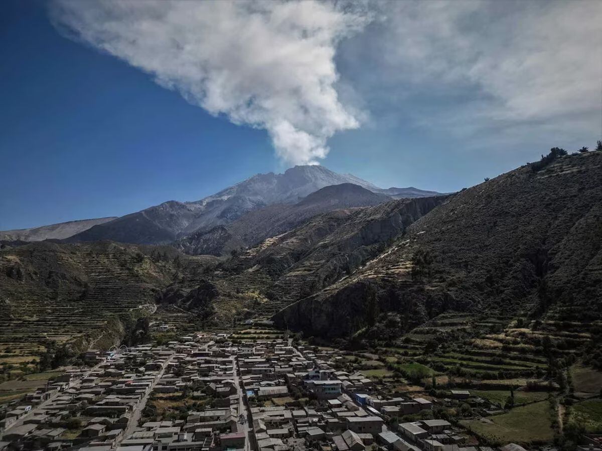 Los expertos señalan que en nuestro país hay más de 400 volcanes, de los cuales el Ubinas y el Sabancaya, este último en Arequipa, se mantienen en proceso eruptivo. (Foto: EFE)