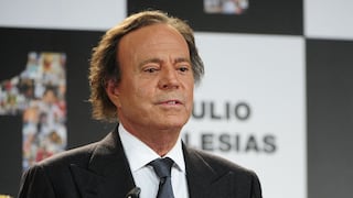 Julio Iglesias demanda a vicepresidenta española y le reclama 50,000 euros