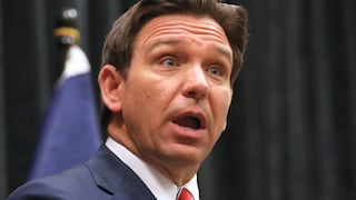 Ron DeSantis ya había firmado la ley: así serán las clases sobre comunismo que llegarán a las escuelas de Florida desde agosto