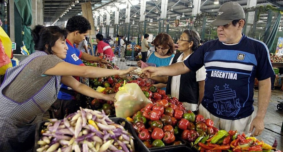 Perú declara emergencia en mercado de combustibles por aumento de precios