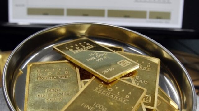Oro opera estable en tanto inversores están atentos a firmeza del dólar