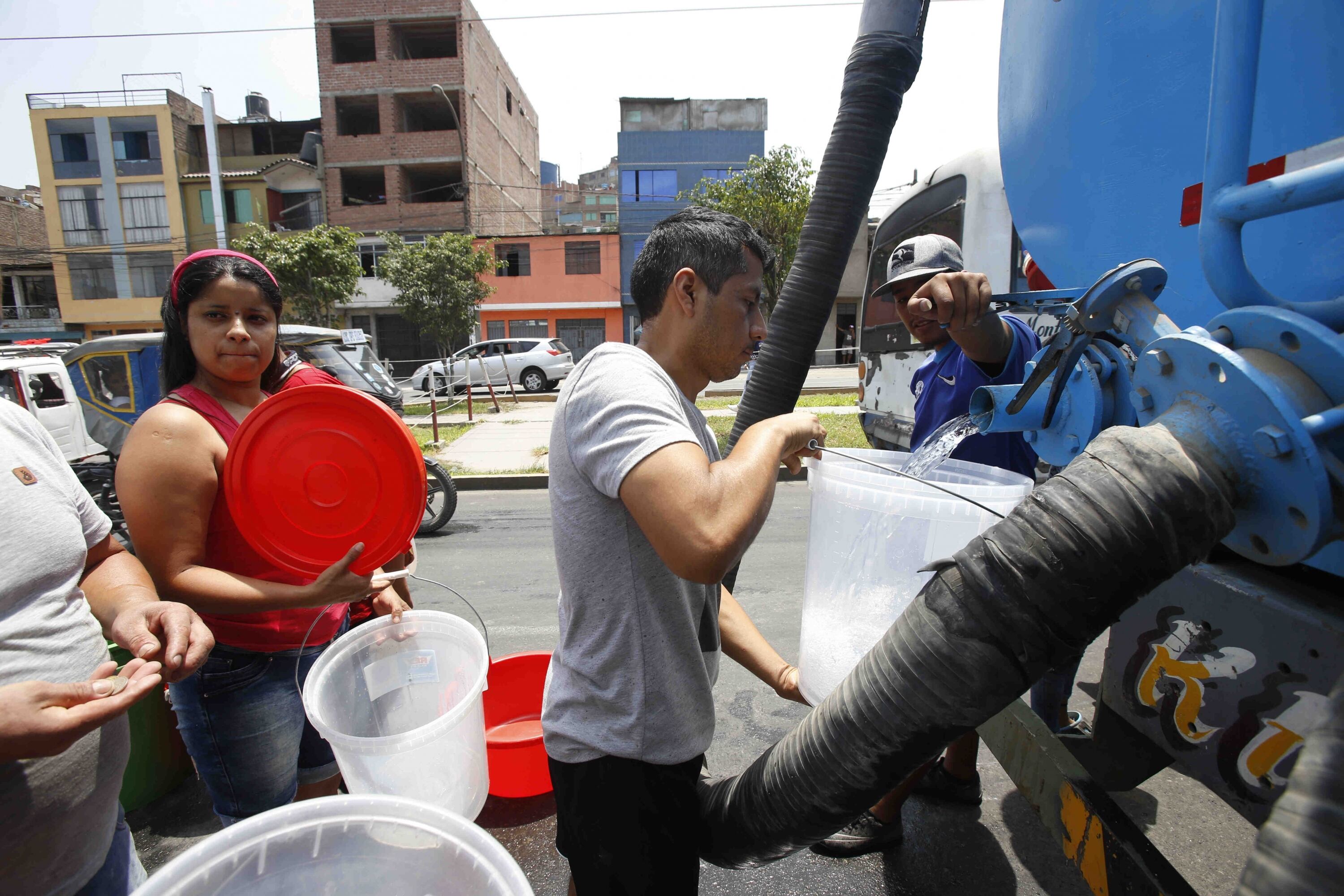 Desde el 6 de octubre se cortará el servicio de agua potable en 22 distritos de Lima. (Foto: Jessica Vicente / El Comercio)