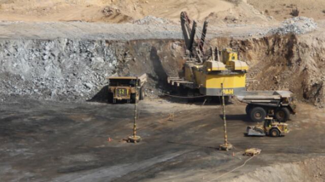 Sector Minería e Hidrocarburos en Perú disminuyó en 2.70% en marzo por Niño Costero