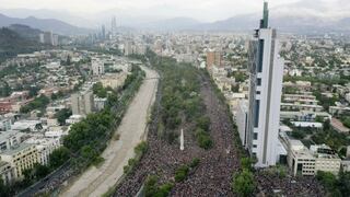 Más de medio millón de personas protestan en Santiago de Chile en contra de Piñera y la desigualdad 