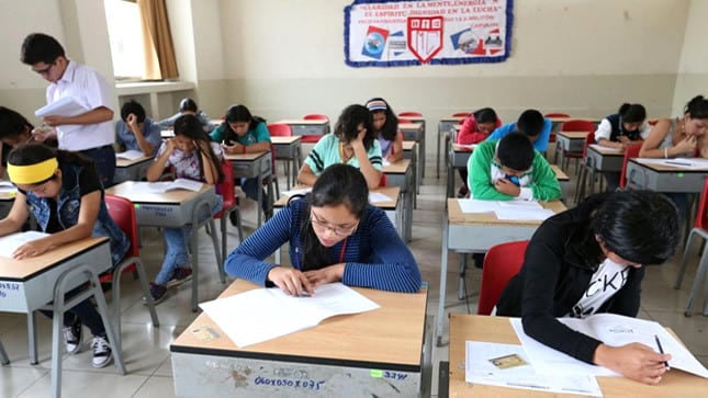 La ministra Cuadros sostuvo que la medida beneficiará directamente a 1,373 estudiantes de tercero, cuarto y quinto de secundaria. (Foto: Minedu)