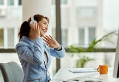 La moda de los audífonos en la oficina: ¿qué están haciendo las empresas?