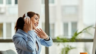 La moda de los audífonos en la oficina: ¿qué están haciendo las empresas?