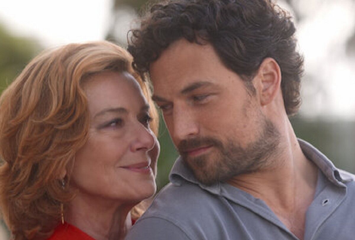 Monica Guerritore y Giacomo Gianniotti son los protagonistas de la película italiana "Engaño" (Foto: Netflix)