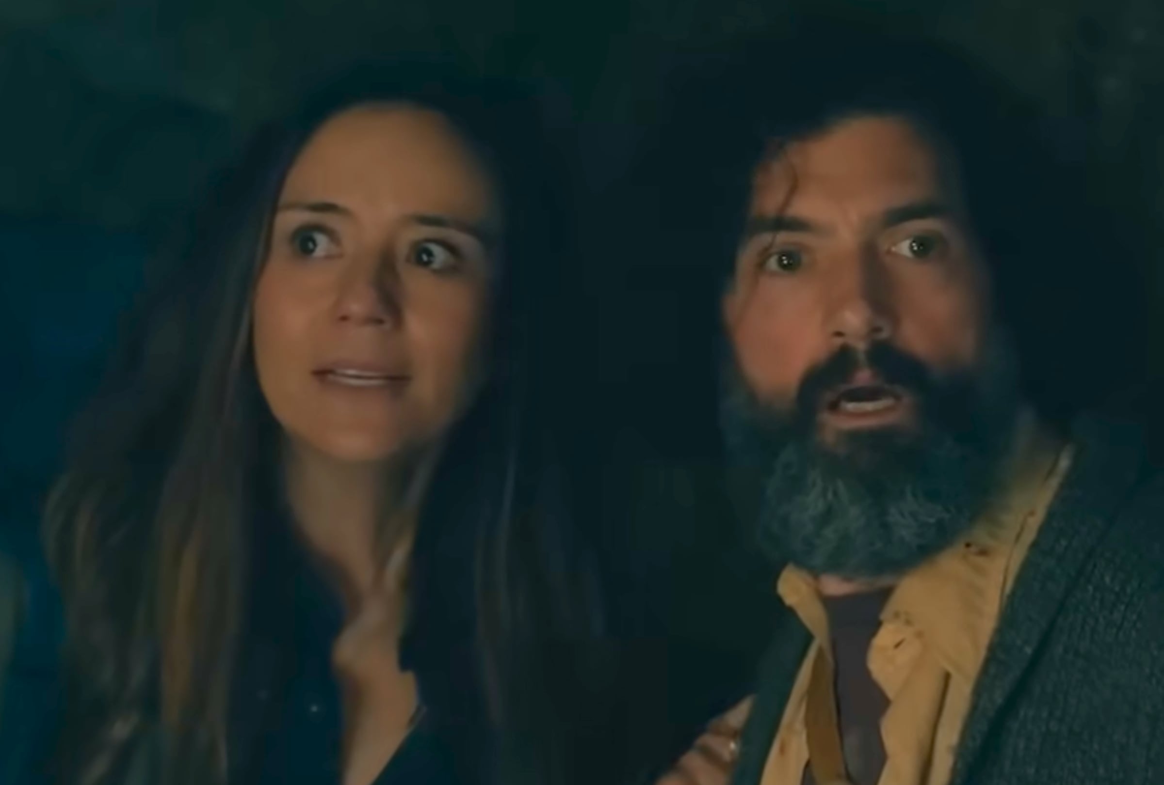 Jade Herrera, interpretado por el actor estadounidense David Alpay, y Tabitha Matthews, a quien le da vida la actriz Catalina Sandino Moreno, en una escena de la serie de terror "From" (Foto: MGM International TV Productions)