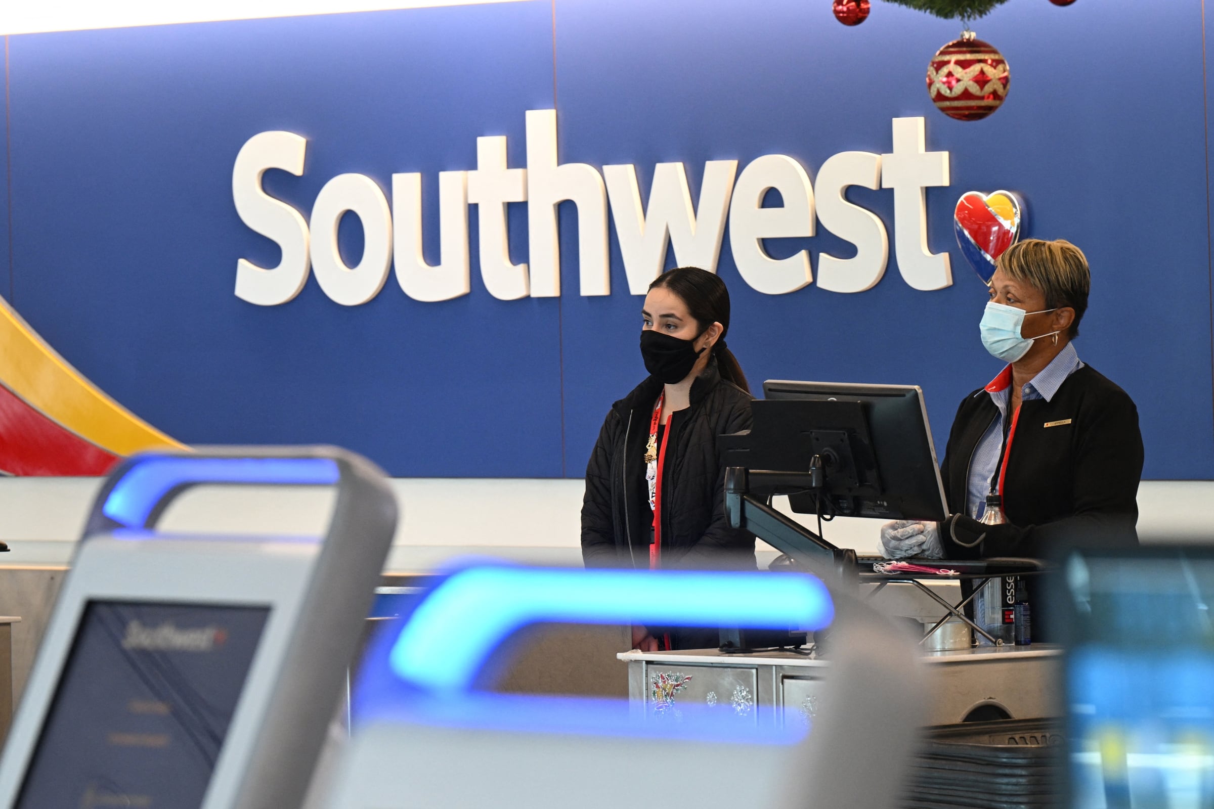 Southwest Airlines está cambiando sus políticas, pero dichas modificaciones no están cayendo muy bien en los pasajeros (Foto: AFP)