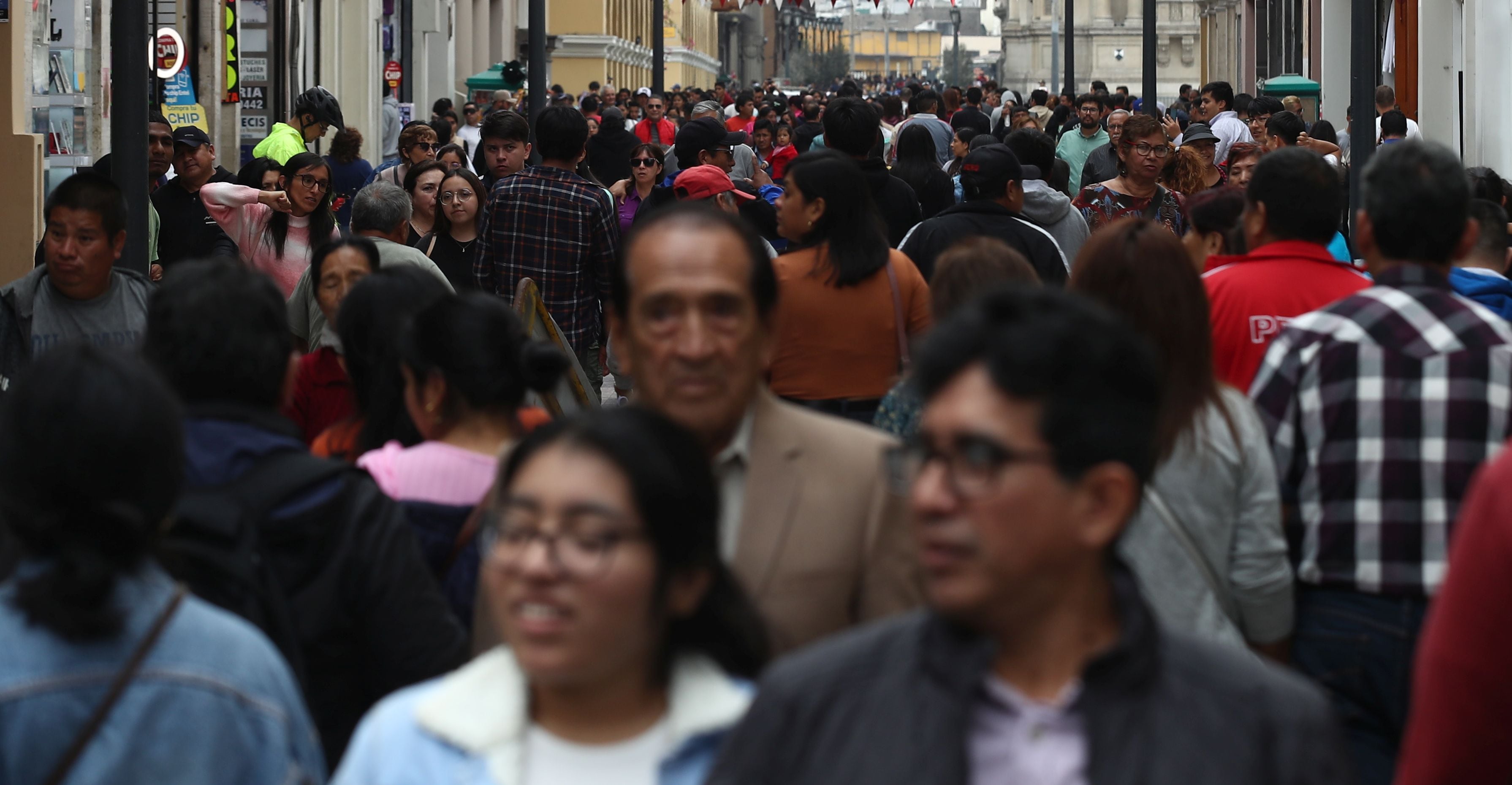En el trimestre móvil a julio, solo en Lima Metropolitana, más de 244,000 personas pasaron a la inactividad laboral: porque perdieron su trabajo o dejaron de buscarlo. |GEC
