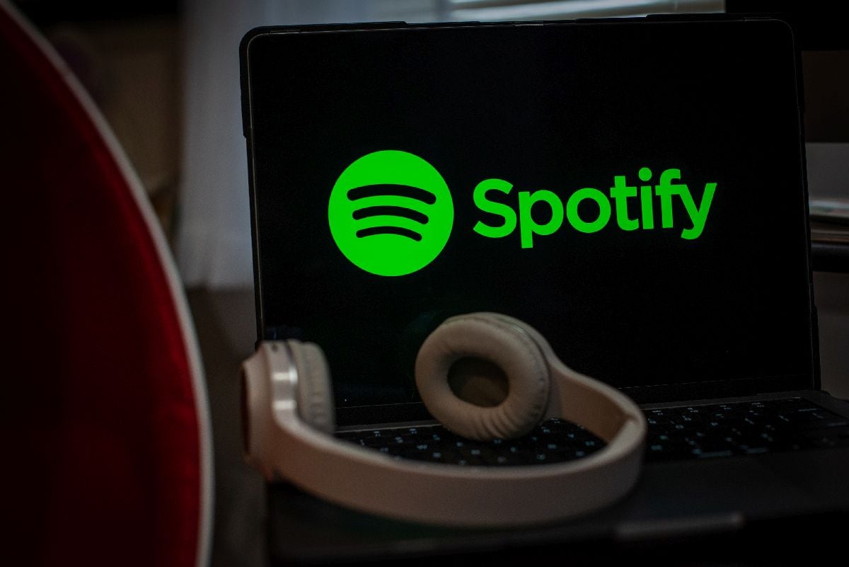 Logotipo de Spotify en una computadora portátil ubicada en Hastings-on-Hudson, Nueva York, EE.UU., el miércoles 25 de enero de 2023. Foto: Tiffany Hagler-Geard/Bloomberg.