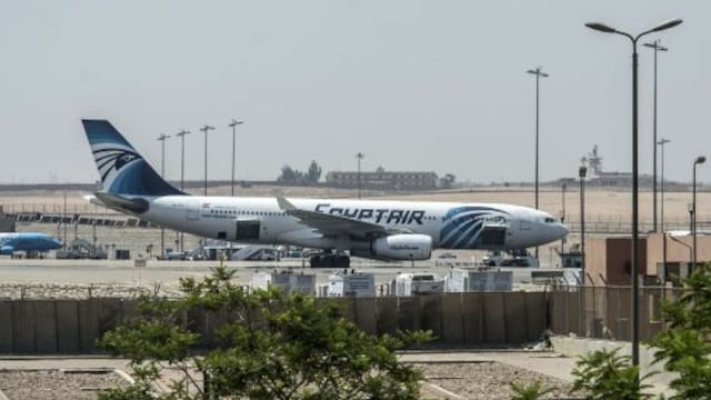 Avión de EgyptAir aterriza de emergencia en Uzbekistán tras falsa alarma de seguridad