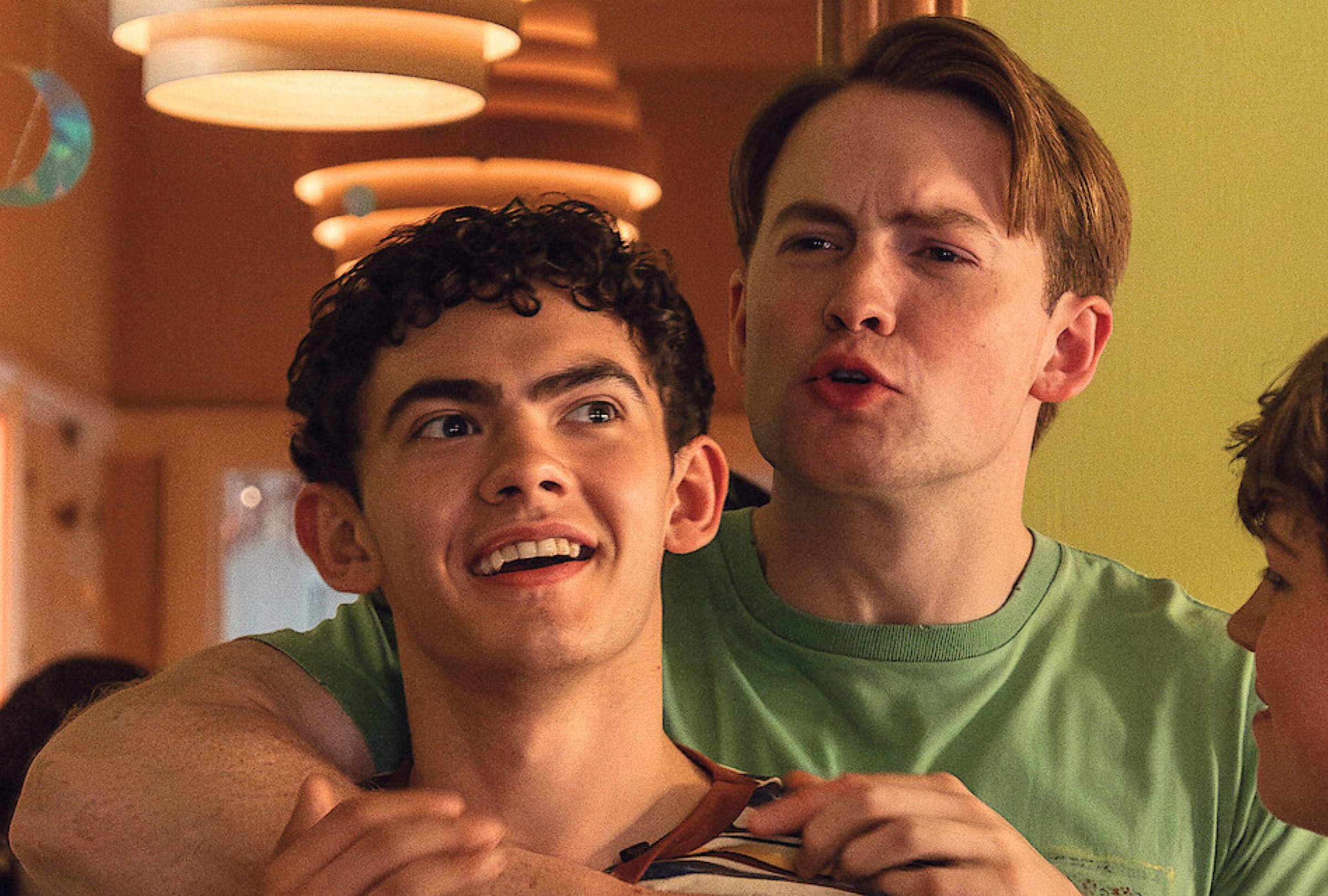 Joe Locke como Charlie Spring y Kit Connor como Nick Nelson en una escena de la película "Heartstopper Forever" (Foto: Netflix)