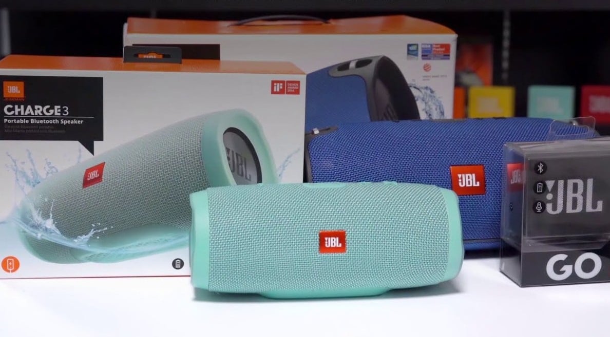 JBL es una marca internacional de equipos de audio —como parlantes y audífonos— que pertenece a Harman International, empresa adquirida por Samsung en 2017.