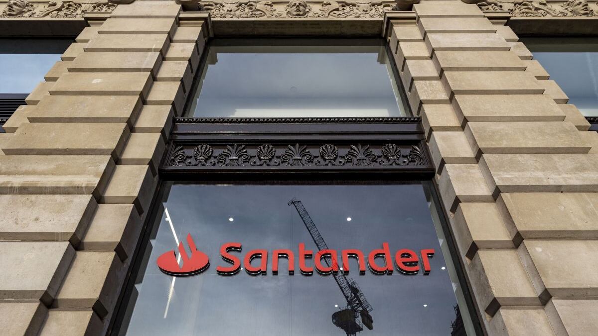 Reserva Federal de EE.UU. autoriza compra de Webster Bank y Santander avanza hacia su mayor adquisición