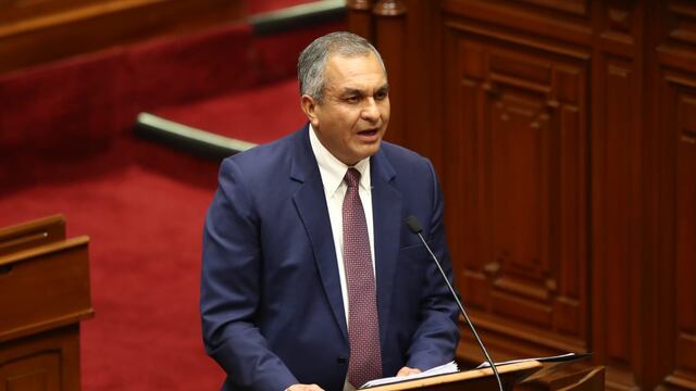 Congreso rechaza censurar al ministro del Interior, Vicente Romero