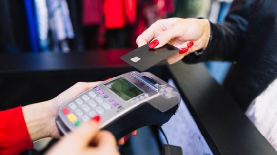 Ahora los gobiernos locales estarán obligados a aceptar pagos digitales y con tarjetas (Foto: Freepik)