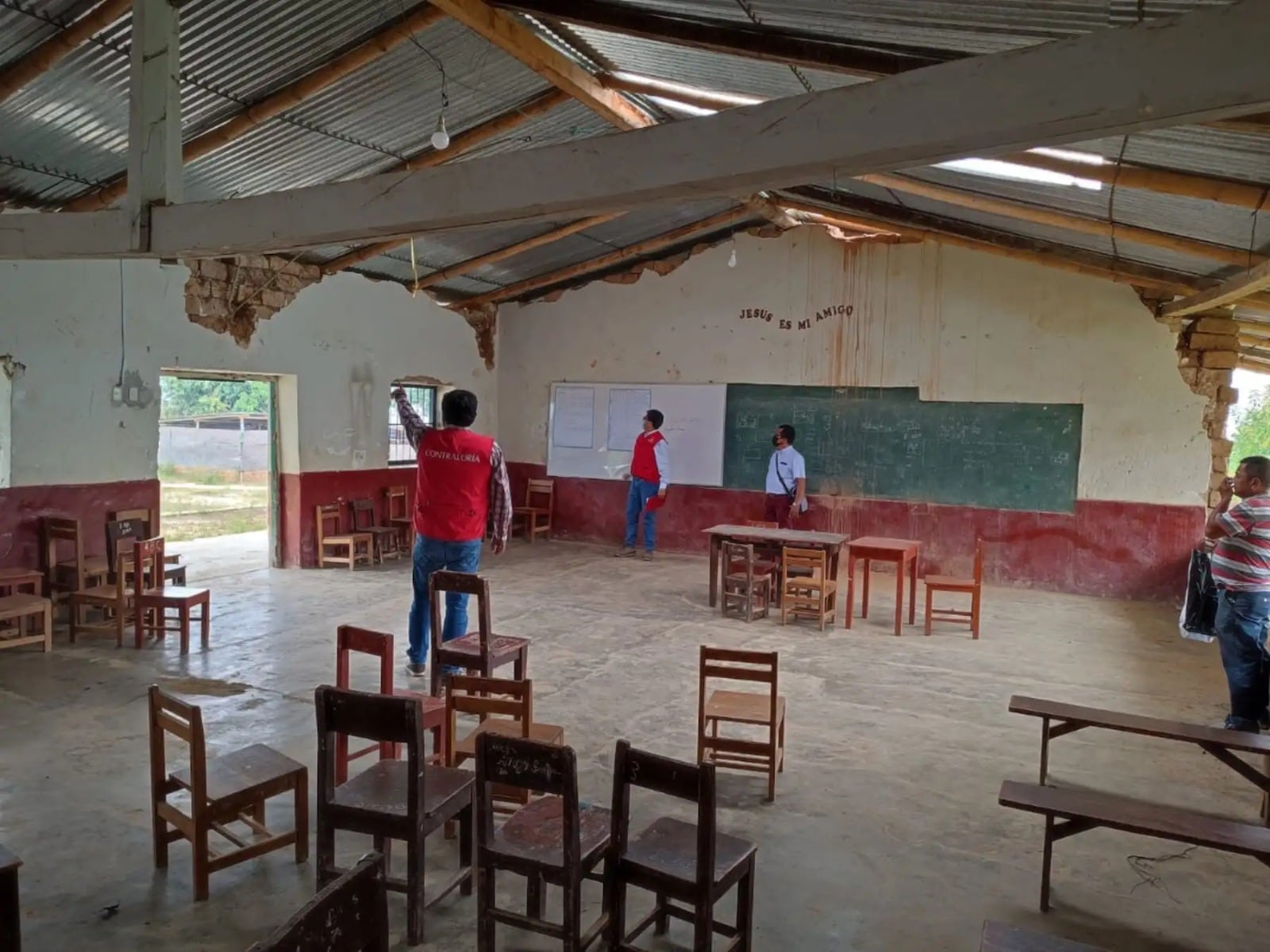 En medio de la crítica situación de la infraestructura educativa, el gobierno plantea la creación de nuevos colegios, pero la propuesta no bastaría para cerrar la brecha que ha venido empeorando en los últimos años. (Imagen: Andina)